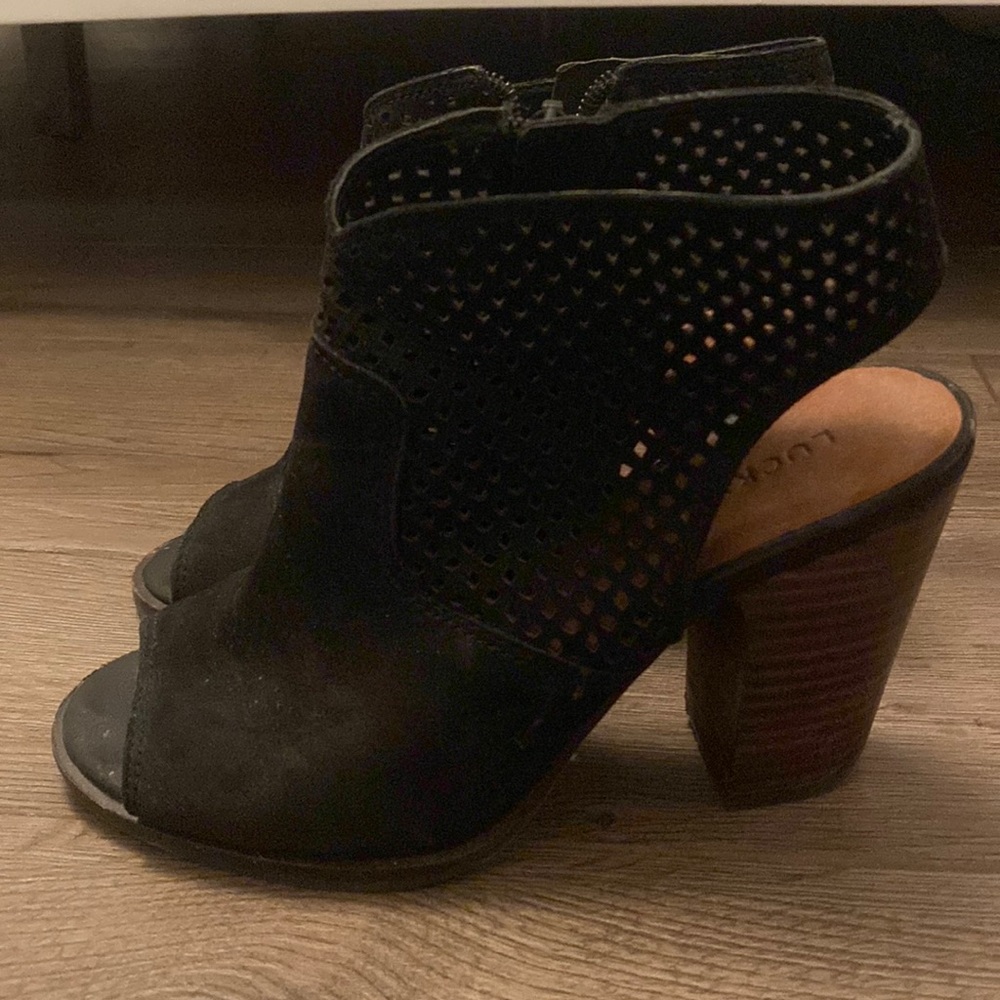 Lucky brand block heel bootie!